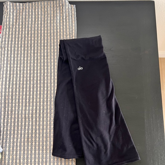 Alo Black Flare Leggings - Picture 6 of 6